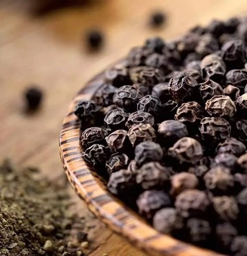 17 Amazing Benefits Of Black Pepper For Skin, Hair, And Health (1)